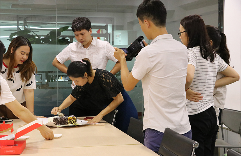 分蛋糕.jpg 分蛋糕.jpg