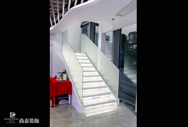 辦公室裝修實(shí)景圖